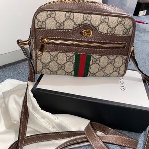 Gucci Ophidia GG Supreme mini cross body.